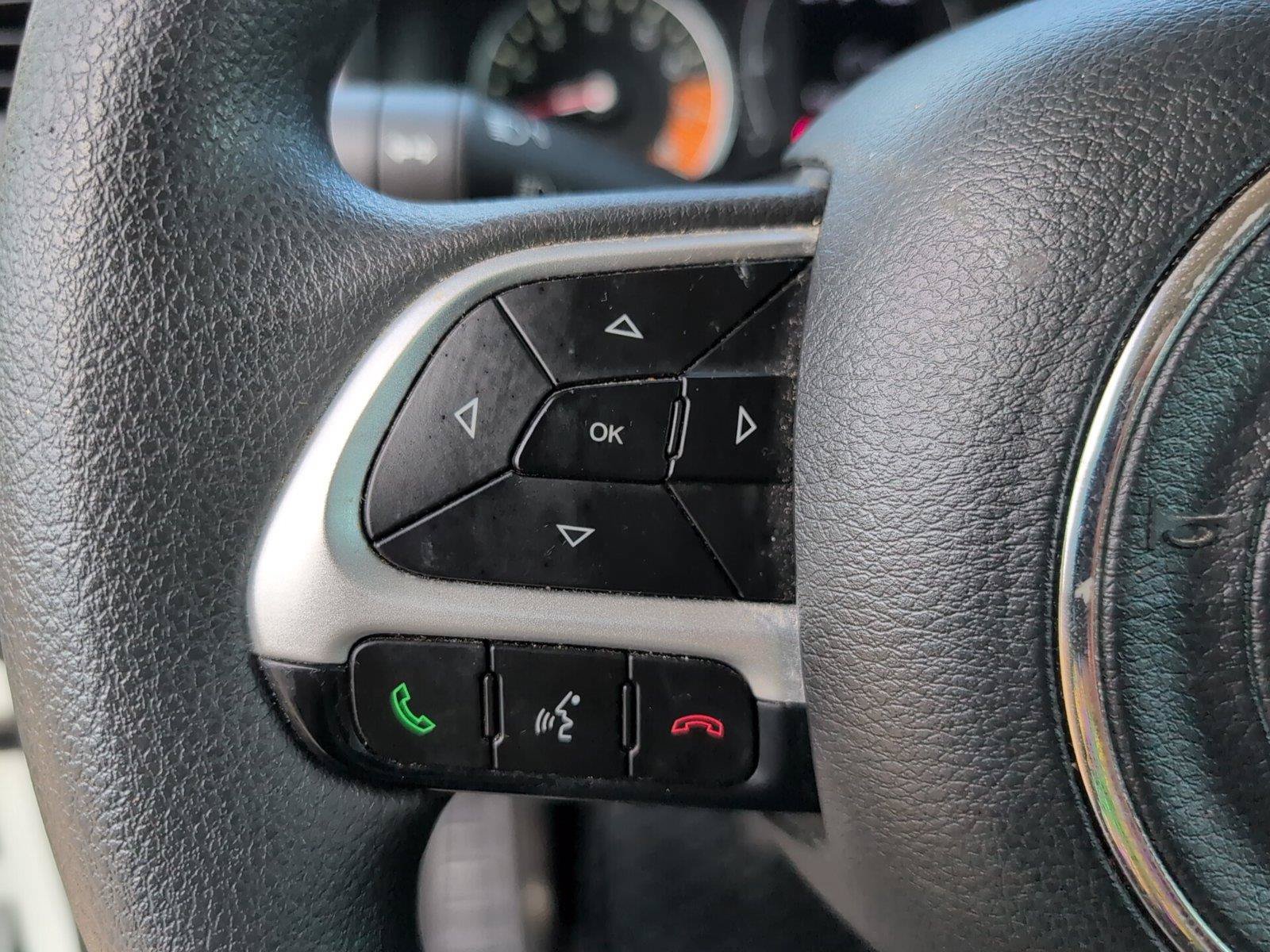 Used 2023 Jeep Renegade Latitude AWD/4WD image 27