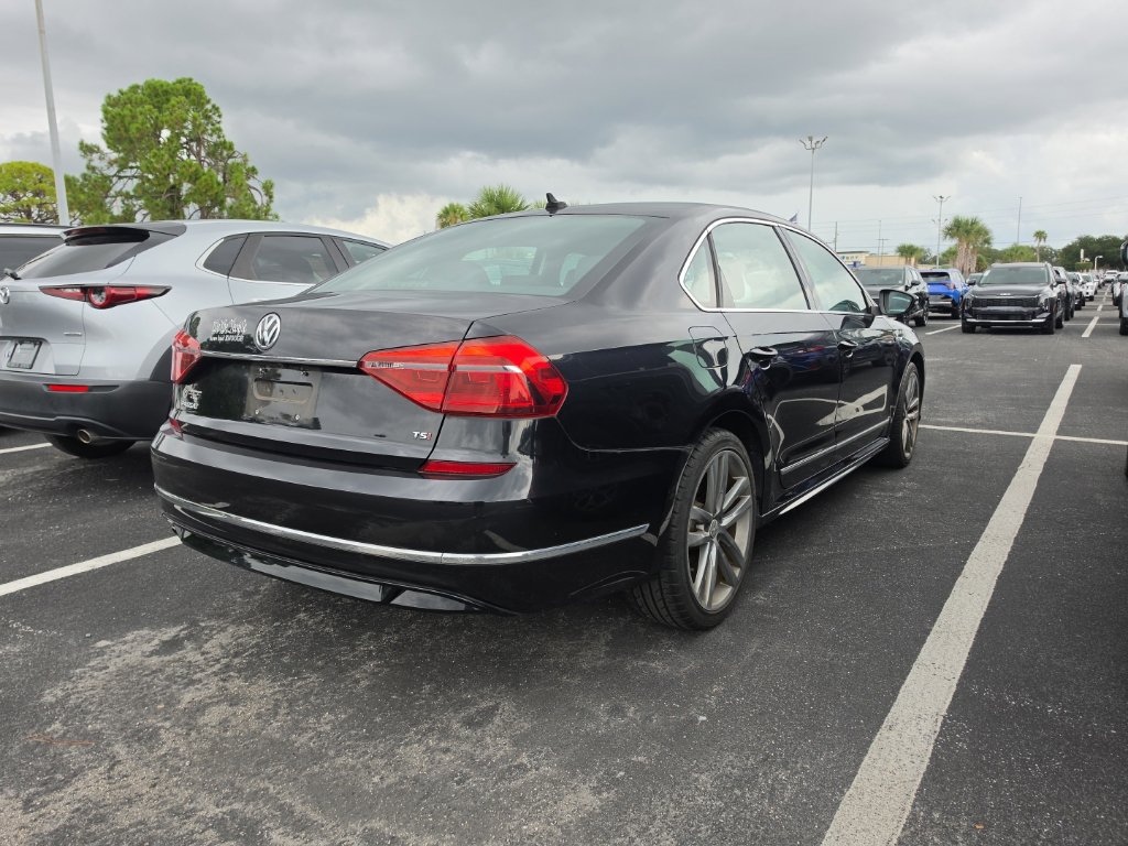 Used 2017 Volkswagen Passat 1.8T R-Line FWD image 17
