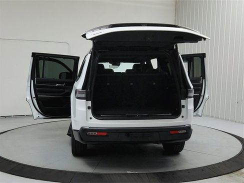 New 2026 Jeep Grand Wagoneer Summit image 14