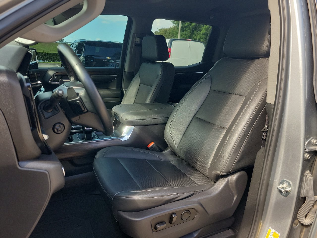 Used 2023 GMC Sierra 1500 SLT w/ SLT Premium Package AWD/4WD image 16