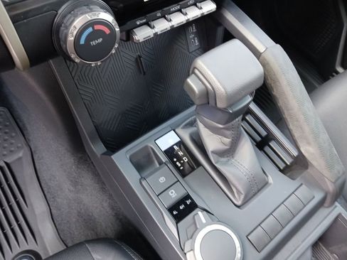 Used 2025 Toyota Tacoma SR image 35