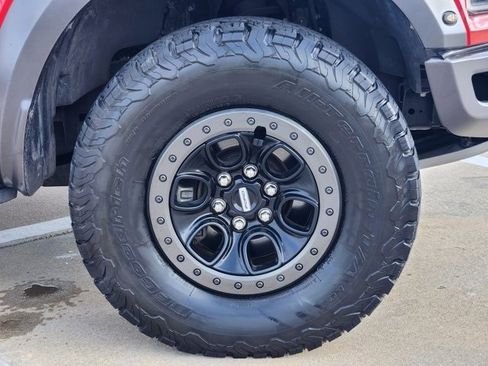 Used 2019 Ford F150 Raptor w/ Equipment Group 802A Luxury image 10