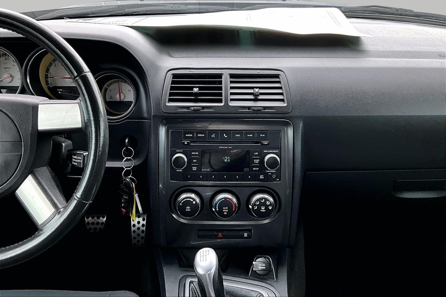 Used 2010 Dodge Challenger R/T RWD image 6