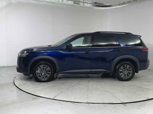Used 2022 Nissan Pathfinder SV image 5
