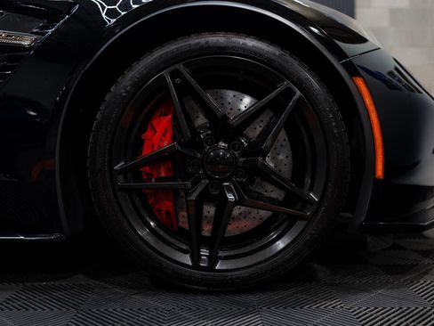 Used 2019 Chevrolet Corvette Z06 w/ Z07 Performance Package image 18