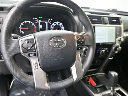 Used 2022 Toyota 4Runner SR5 Premium w/ Moonroof Package RWD image 18