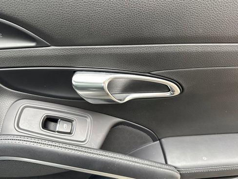 Used 2017 Porsche 911 Carrera image 19