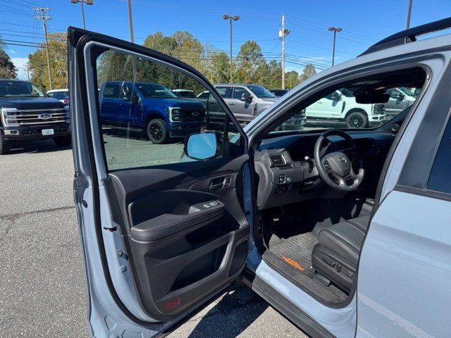 Used 2023 Honda Passport TrailSport image 9