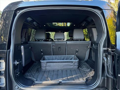 Used 2023 Land Rover Defender 110 V8 image 22