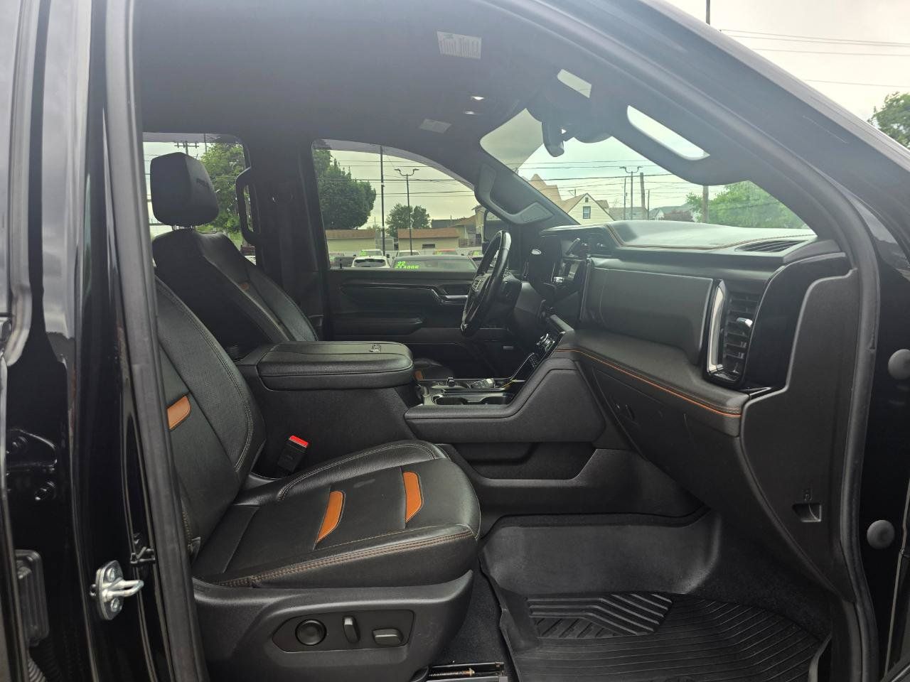 Used 2024 GMC Sierra 3500 AT4 w/ AT4 Preferred Package AWD/4WD image 16