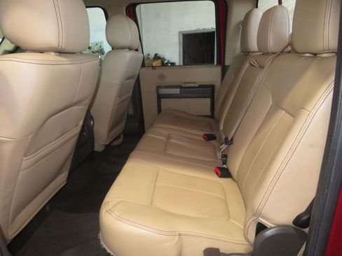 Used 2015 Ford F250 Lariat w/ Lariat Interior Package AWD/4WD image 24