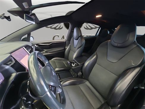 Used 2018 Tesla Model X 75D image 10