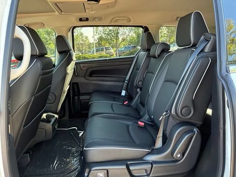 New 2026 Honda Odyssey Elite image 8