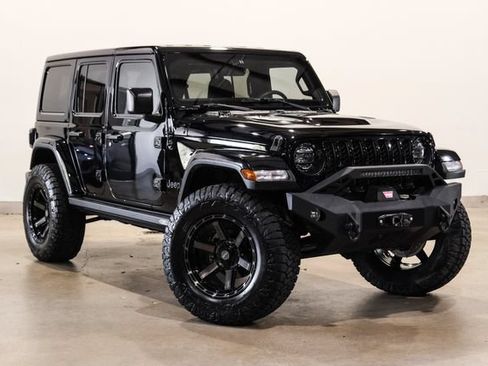 Used 2022 Jeep Wrangler Unlimited Sahara w/ Cold Weather Group AWD/4WD image 5