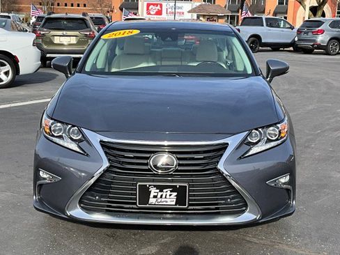Used 2018 Lexus ES 350 w/ Luxury Package w/Wood Trim image 2
