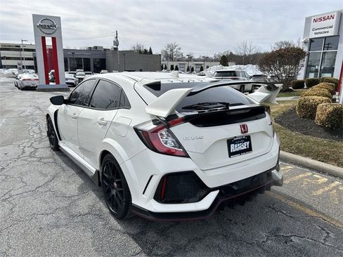 Used 2018 Honda Civic Type R image 6