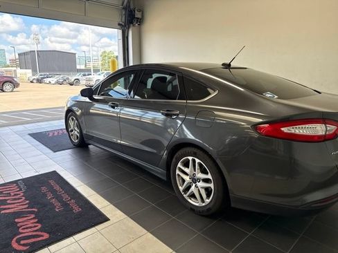 Used 2015 Ford Fusion SE FWD image 8