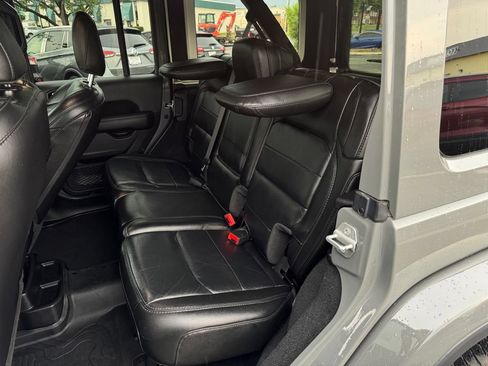 Used 2021 Jeep Wrangler Unlimited Sahara AWD/4WD image 14