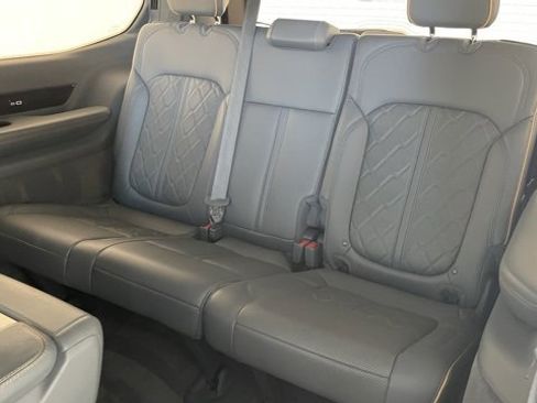 Used 2023 Jeep Grand Wagoneer Series III image 44