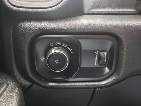 Used 2024 RAM 2500 Tradesman w/ Chrome Appearance Group AWD/4WD image 29