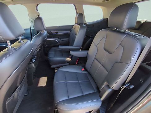 Used 2023 Kia Telluride SX image 13