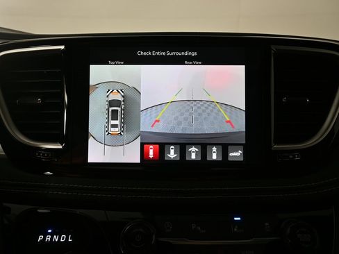 New 2026 Chrysler Pacifica Limited image 30