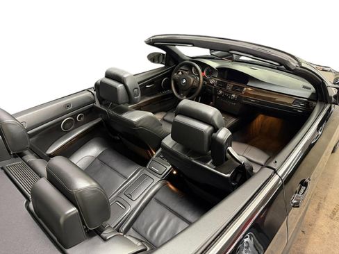 Used 2011 BMW M3 Convertible image 11