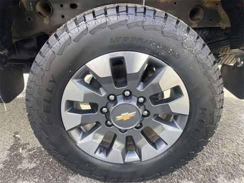 Used 2024 Chevrolet Silverado 2500 Custom w/ Custom Value Package image 10