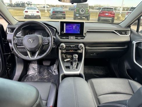 Used 2023 Toyota RAV4 XLE Premium image 29