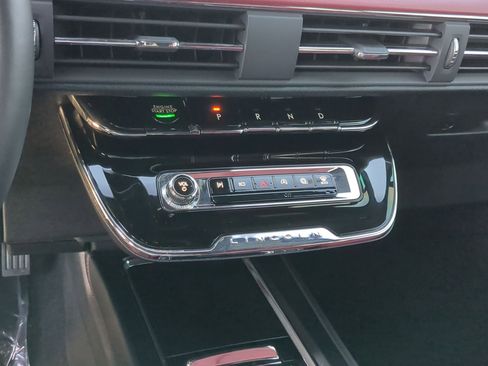 New 2025 Lincoln Corsair Reserve w/ Equipment Group 202A image 18