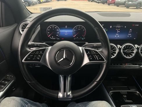 Used 2025 Mercedes-Benz GLA 250 image 33