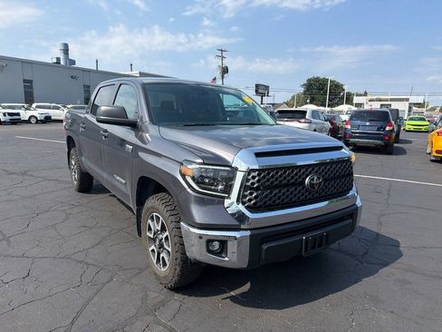 Used 2020 Toyota Tundra SR5 w/ TRD Off-Road Package AWD/4WD image 4
