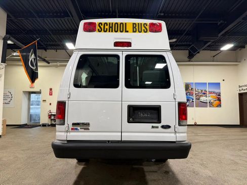 Used 2014 Ford E-250 and Econoline 250 Extended w/ Power Group RWD image 7
