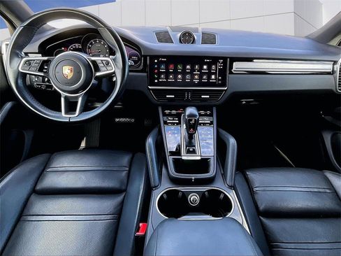 Certified 2022 Porsche Cayenne Platinum Edition image 14