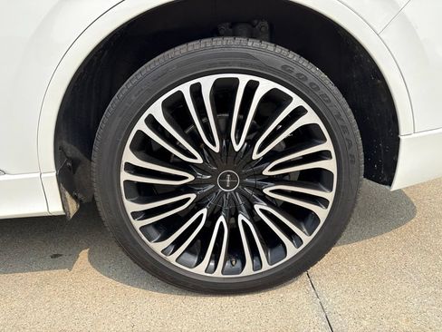 Used 2022 Lincoln Aviator Reserve w/ Equipment Group 201A AWD/4WD image 65