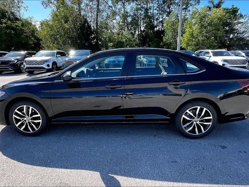 New 2026 Volkswagen Jetta SE FWD image 8