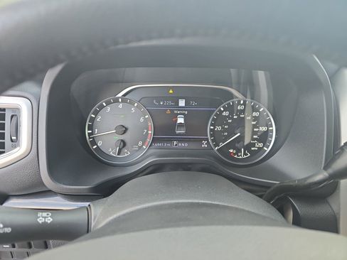 Used 2021 Nissan Titan SV w/ SV Convenience Package image 21