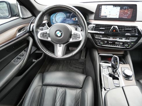 Used 2018 BMW M550i xDrive AWD/4WD image 9