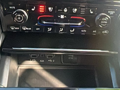 New 2025 Jeep Grand Cherokee Limited w/ Luxury Tech Group II image 28