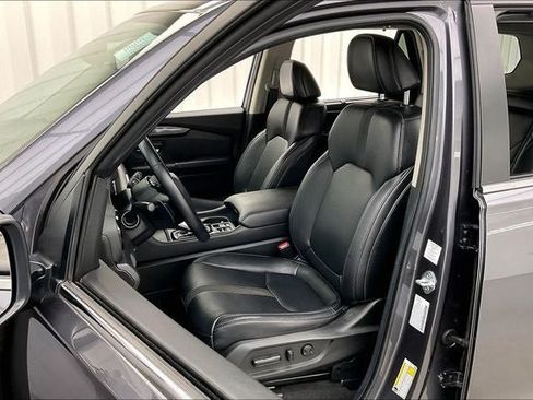 Used 2025 Honda Pilot EX-L image 8