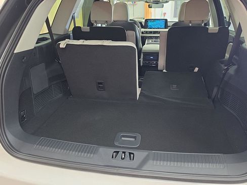 New 2026 Lincoln Aviator AWD image 23