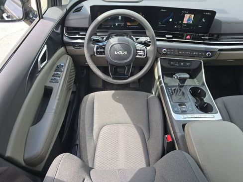 Used 2026 Kia Carnival LX FWD image 22