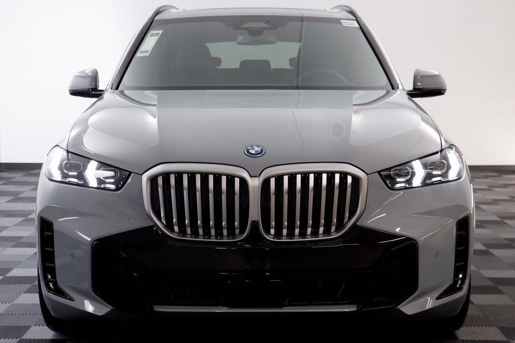 New 2026 BMW X5 xDrive50e w/ M Sport Package AWD/4WD image 22