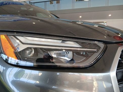 Used 2022 Audi Q5 2.0T Premium w/ Convenience Package image 16