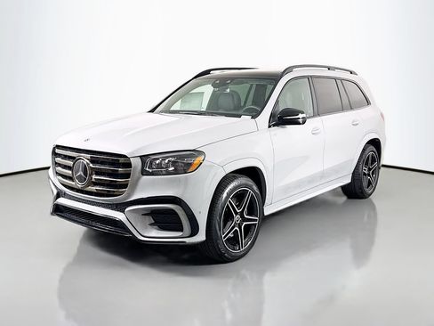 New 2026 Mercedes-Benz GLS 450 4MATIC image 3