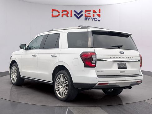 Used 2024 Ford Expedition Limited AWD/4WD image 3