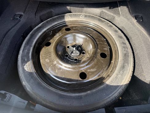 Used 2017 Lincoln Continental Reserve w/ Technology Package image 28