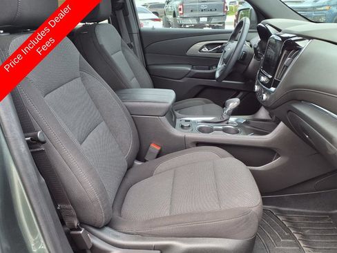 Used 2023 Chevrolet Traverse LT FWD image 12