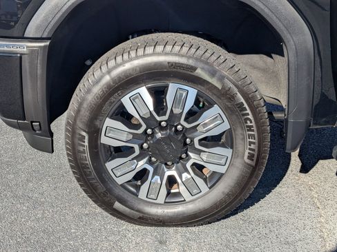 Used 2024 GMC Sierra 2500 Denali w/ Denali Reserve Package image 9