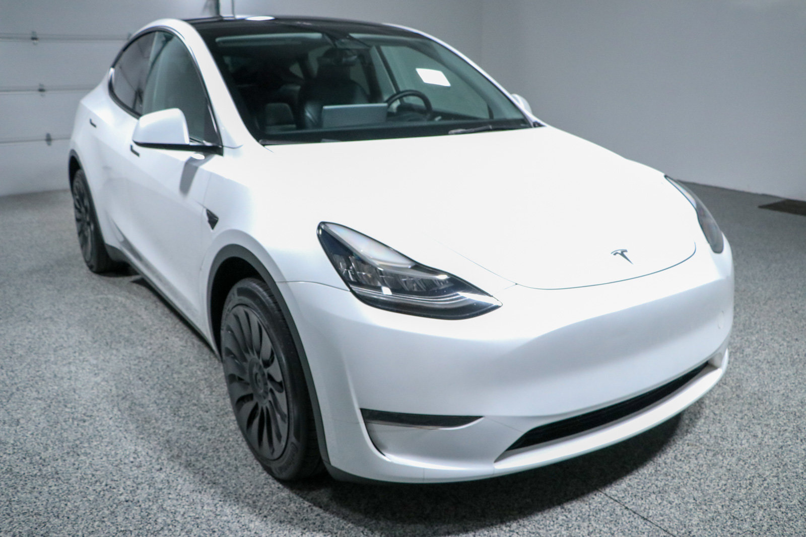 Used 2023 Tesla Model Y AWD image 5